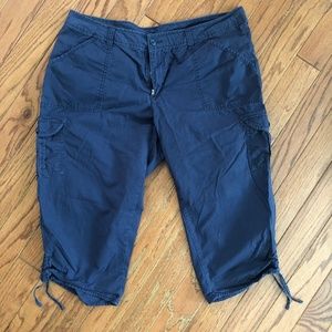 plus size 16 Falls Creek Navy capris